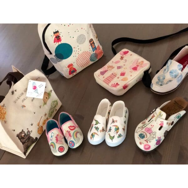 DIY: Shoes and bag painting