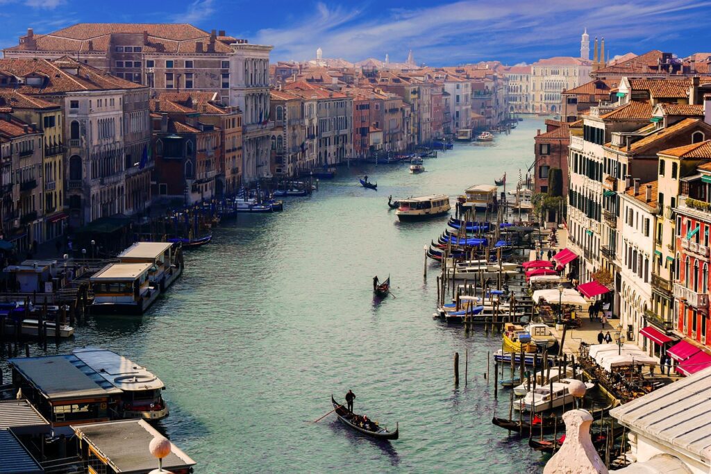 Venice, Grand Canal, gondolier-3183168.jpg